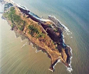 Lonaval Forts
